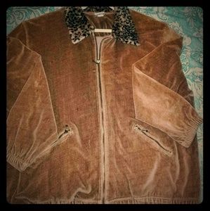 Women's zip up sweater(used)